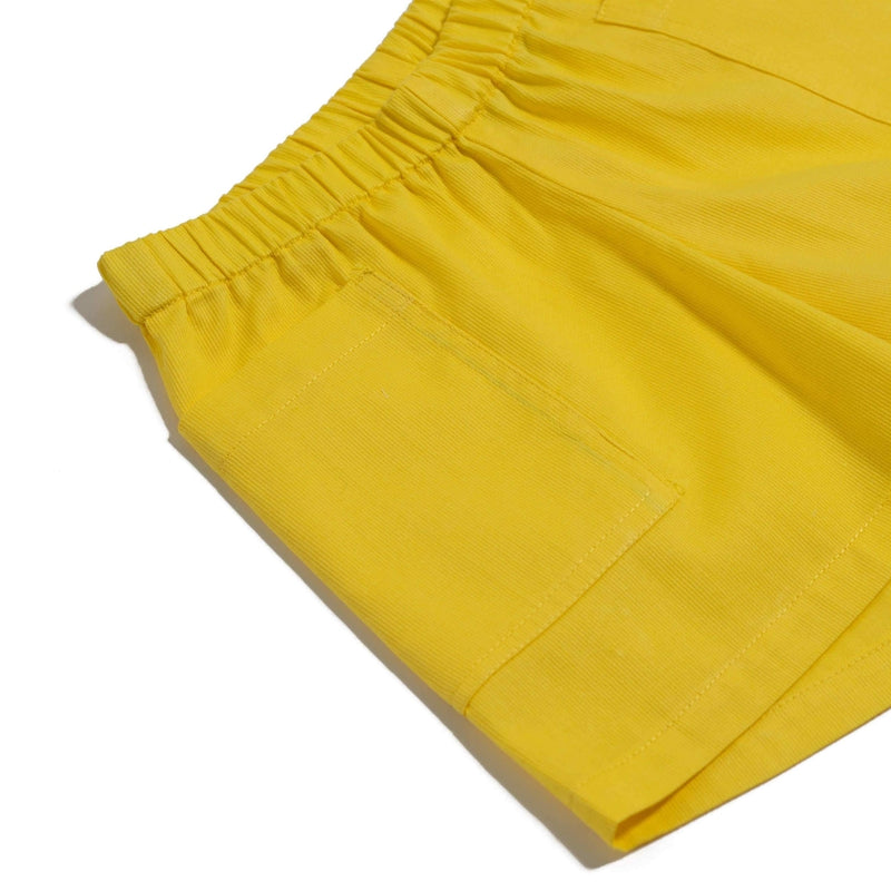 Άνετο και δροσερό κοντό σορτς με ελαστική μέση. Σύνθεση: 100% βαμβάκι. Βαθμοί πλύσης: 30